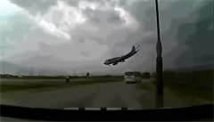VIDEO: Pět let od ‚spektakulární‘ tragédie Boeingu 747. Uvolněné obrněné vozidlo zničilo hydrauliku