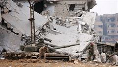 Vojáci loajální silám prezidenta Bashara al-Assada v Sýrii v okolí Damaku.