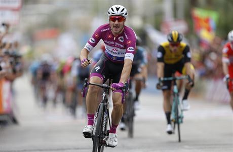 Italsk cyklista Elia Viviani slav vtzstv ve 3. etap Giro dItalia.