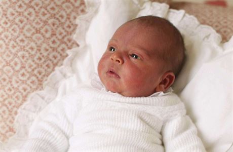 Novorozen syn Williama a Kate je pt v poad v nstupnictv na britsk trn....