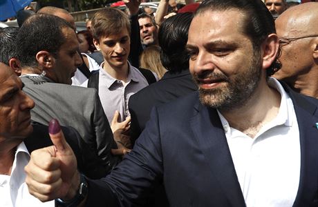 Libanonský premiér Saad Hariri po odchodu z volební místnosti.