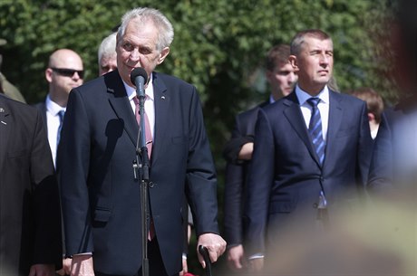 Prezident Milo Zeman a premiér v demisi Andrej Babi.