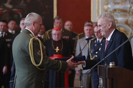 Prezident Miloš Zeman jmenoval šest generálů na Pražském hradě při příležitosti...