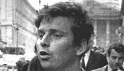 Rud Benny alias Cohn-Bendit pi studentskch bouch ve Francii v roce 1968.
