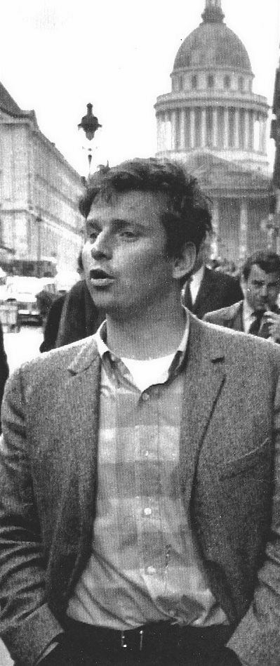 Rud Benny alias Cohn-Bendit pi studentskch bouch ve Francii v roce 1968.