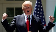 Bílý dům propustil autora Trumpových projevů, promluvil na nacionalistickém shromáždění