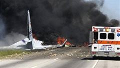 Pád vojenského letadla v americké Georgii, všech devět pasažérů zemřelo