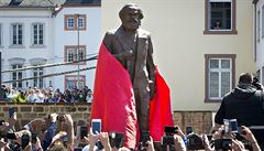 Socha Karla Marxe v nadživotní velikosti byla dnes po poledni odhalena v... | na serveru Lidovky.cz | aktuální zprávy