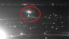 VIDEO: Sekundy do největší letecké katastrofy. Kapitán Airbusu se spletl a přistával na dráze plné letadel
