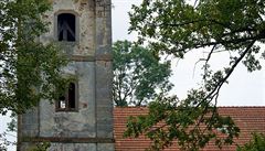 Věž kostela v Žibřidicích.