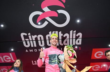 Simon Yates, nov ldr Giro d'Italie.