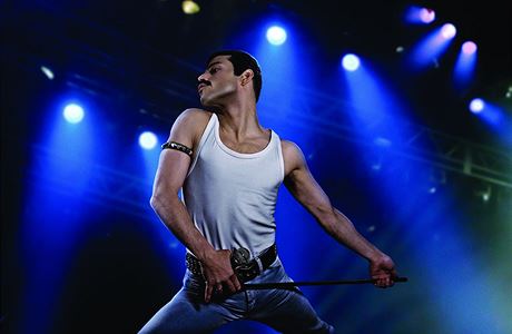 Rami Malek jako nezapomenuteln Freddie Mercury. Snmek Bohemian Rhapsody...