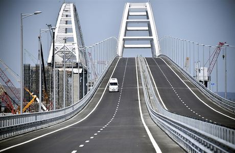 Most na Krymský poloostrov.
