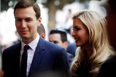 Trumpova dcera Ivanka, její manel a prezidentv poradce Jared Kushner ped...