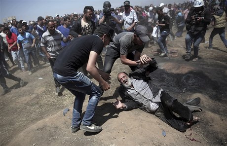 Starí mu z Palestiny byl postelen izraelskými vojáky pi protestech v Gaze.