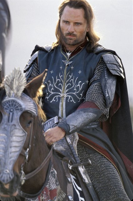 Viggo Mortensen jako Aragorn. Snímek Pán prsten: návrat Krále (2003).