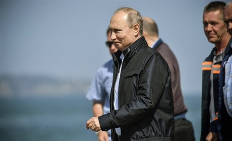 Ruský prezident Vladimir Putin na most na Krym.