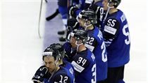 MS v hokeji 2018. Zklamaní hokejisté Finska po prohře od Dánska.