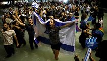 Rabinovo nmst v Tel Avivu zaplavily tisce fanouk.