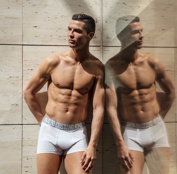 Cristiano Ronaldo propaguje svou zna�ku spodního prádla.