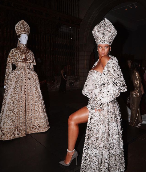 2) Rihanna - �pi�ce �eb�í�ku kralují zp�va�ky. T�icetiletá kráska z Barbadosu...