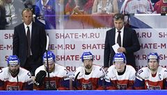 Utkání skupiny A mistrovství svta v hokeji: R - Rusko. Vpravo hlavní trenér...