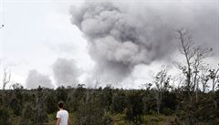 Na havajské sopce Kilauea se objevila masivní nová prasklina, která vrhala...