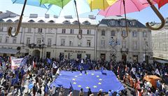 Protivládní demonstrace v polské Varav.