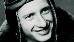 Avraham Harshalom pi leteckém výcviku v SR.