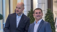 Spolumajitelé outletu Karel Praák (vpravo) se svým manaerem Martinem Kubitou.