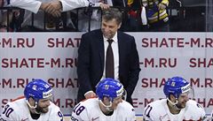 Trenér Josef Janda a hrái (zleva) Robert Kousal, Dominik Kubalík a Tomá Hyka...