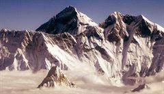 Výhled na Mount Everest z letadla.