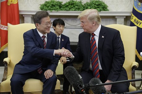 Setkání amerického prezidenta Donalda Trumpa s jihokorejským protjkem Mun...