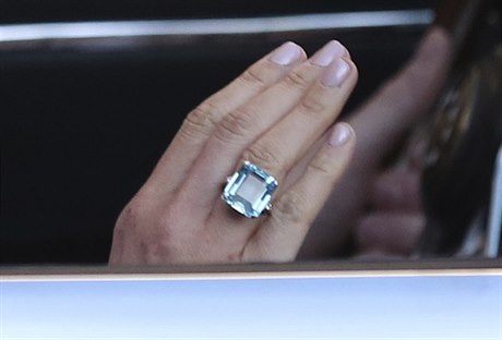 Detail akvamarínového prstenu.