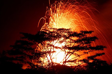 Exploze havajské sopky Kilauea.