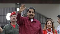 adujc venezuelsk prezident Nicolas Maduro vychz se svou enou z volebn...