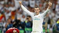 Gareth Bale z Realu Madrid slav vtzstv ve finle Ligy mistr.