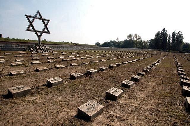 Nejtemn�j�ím turistickým cílem v �eské republice je Památník Terezín.