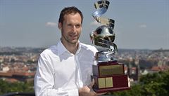 Petr ech s trofejí za vítzství ve Zlaté míi 2018