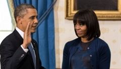 První dáma Michelle Obamová drí rodinnou bibli v moment inauguraní písahy v...