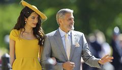 Na královskou svatbu přijeli Clooney, Oprah i Beckham. A také dvě Harryho expřítelkyně