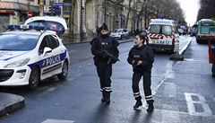 Po Marseille jezdili ozbrojenci s pukami a stleli do skupiny lid. Nejde o terorismus, ujistily ady