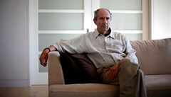 Zem�el významný americký autor Philip Roth.