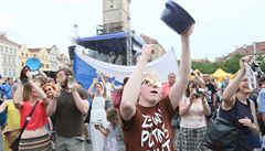 Posledn zvonn pro Babie. Demonstranti s hrnci protestovali v centru Prahy