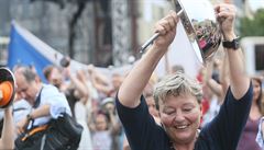 Skupina organizovala protestní akci na Staromstském námstí v Praze i minulý...