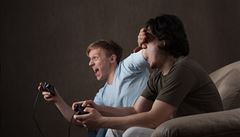 Rakušan nechává na noc zablokovat wi-fi, aby jeho hráči nemohli hrát online hry