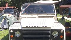 Land Rover Defender cestovatelské dvojice Iba dvaja. Britská automobilka má na...