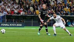 Karim Benzema právě střílí druhý gól Realu Madrid ve finále Ligy mistrů.... | na serveru Lidovky.cz | aktuální zprávy
