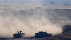 Izraelské tanky se pesunuly blíe k hranicím k pásmu Gazy.