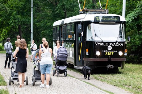 Praský dopravní podnik pedstavil svou novou tramvaj Vymlouvaka v rámci svého...